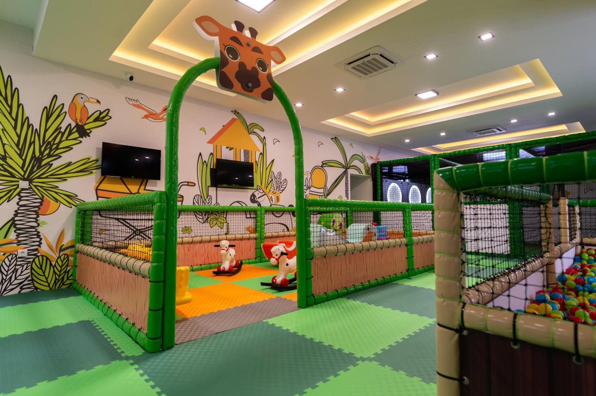 Hotel Nest Bijeljina Exterior photo
